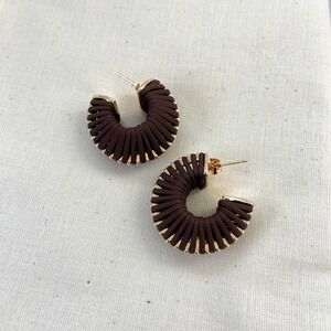 Brown Leather Wrap Gold Tone C Shape Maillard Style Chunky Hoop Stud‎ Earrings